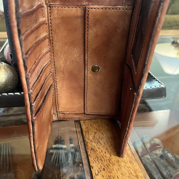 🔥SALE Patricia Nash Tan Woven Leather” Therresa" Clutch Wallet - RFID - Picture 3 of 9